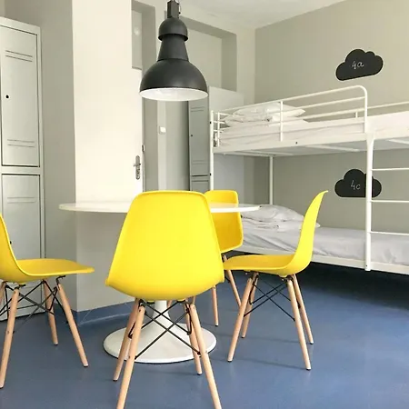 Cloud Hostel