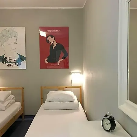 彩云旅舍